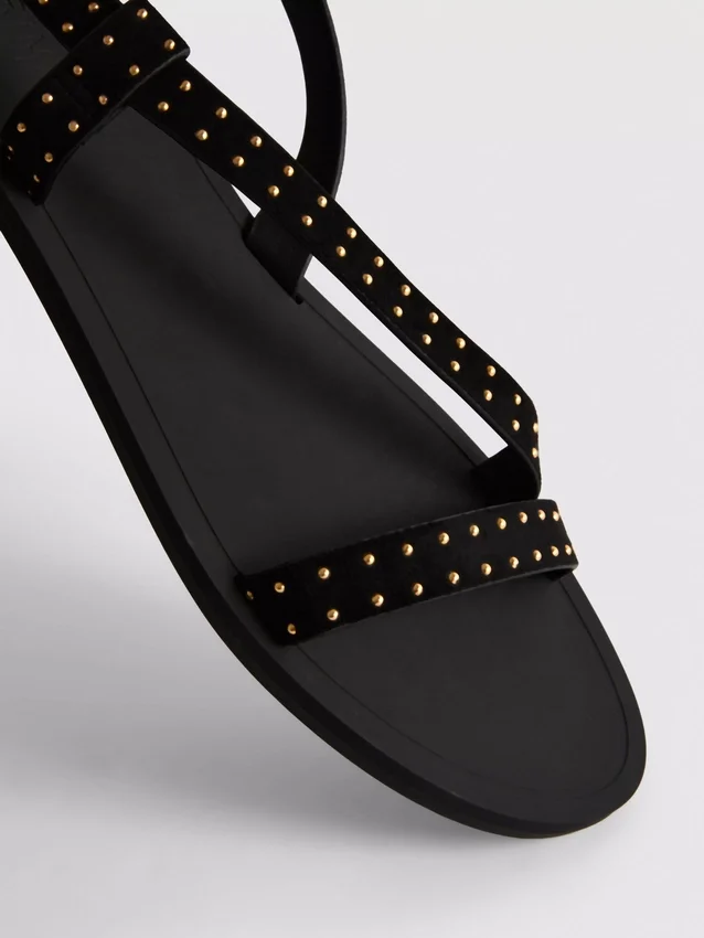 Sandalen met bandjes en studs