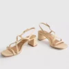 Sandalen met brede pasvorm, raffia-rand en blokhak