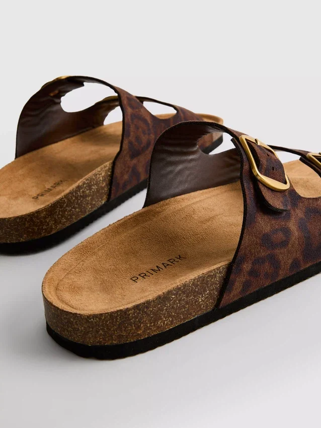 Sandalen met dubbele bandjes en voetbed in luipaardprint