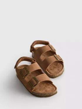 Sandalen met dubbele gespbandjes