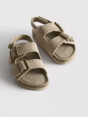 Sandalen met dubbele gespbandjes