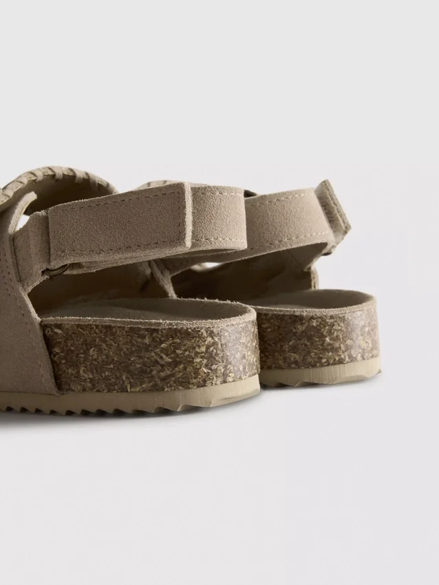 Sandalen met dubbele gespbandjes