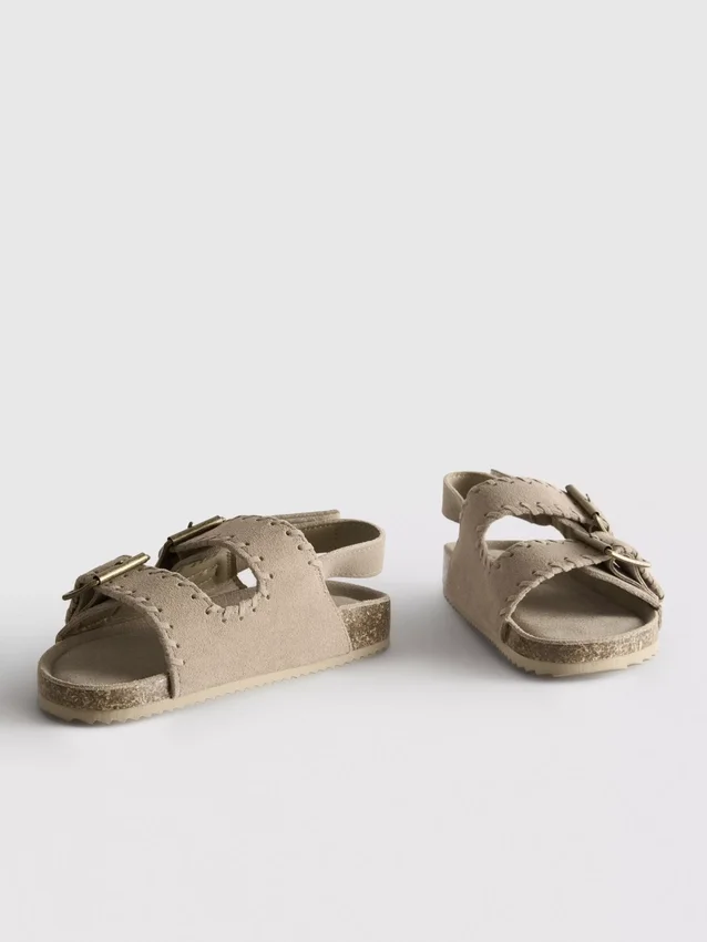Sandalen met dubbele gespbandjes