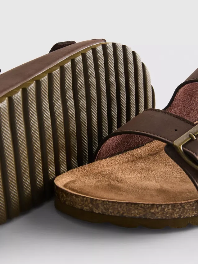 Sandalen met dubbele gespbandjes