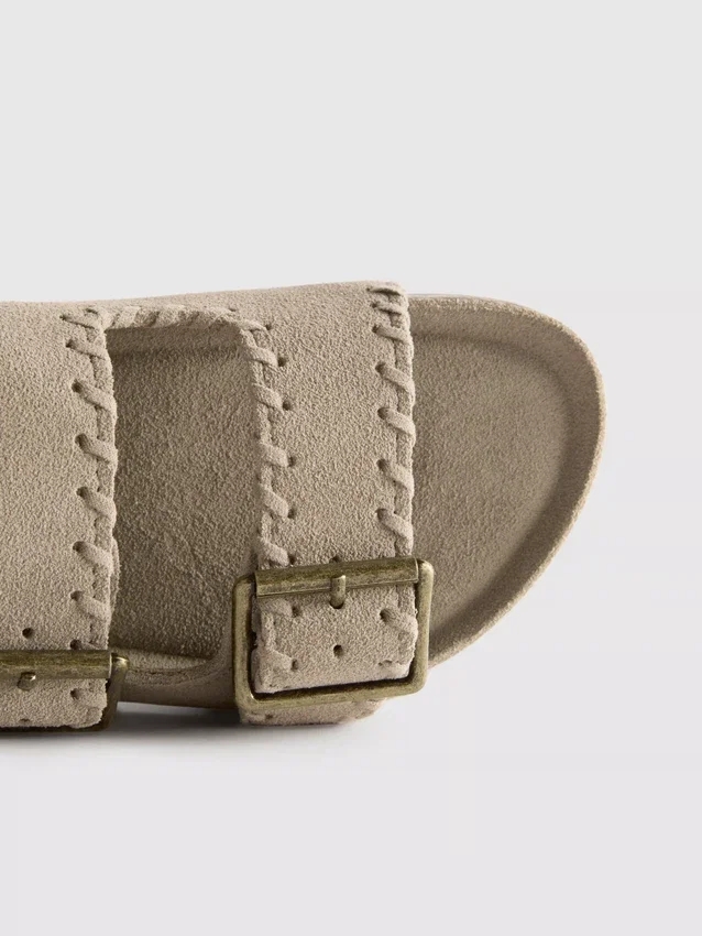 Sandalen met dubbele gespbandjes