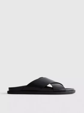 Sandalen met gekruiste bandjes