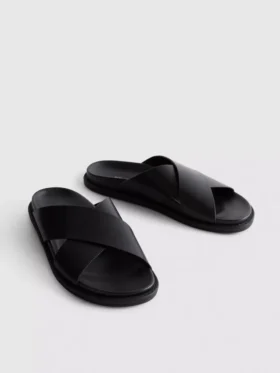 Sandalen met gekruiste bandjes