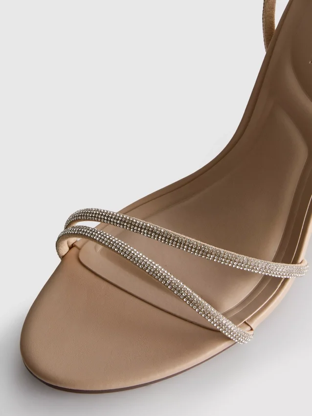 Sandalen met hakken en bandjes