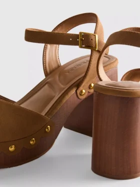 Sandalen met hakken en studs van imitatiesuède