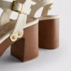 Sandalen met hakken en studs van imitatiesuède