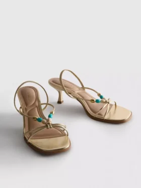 Sandalen met kralen en lage hakken