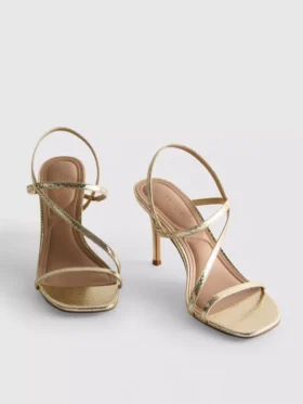 Sandalen met nauwelijks zichtbare hakken