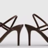Sandalen met nauwelijks zichtbare hakken