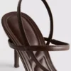 Sandalen met nauwelijks zichtbare hakken