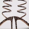 Sandalen met spiraalvormige hakken en luipaardprint