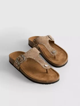 Sandalen met T-band en studs