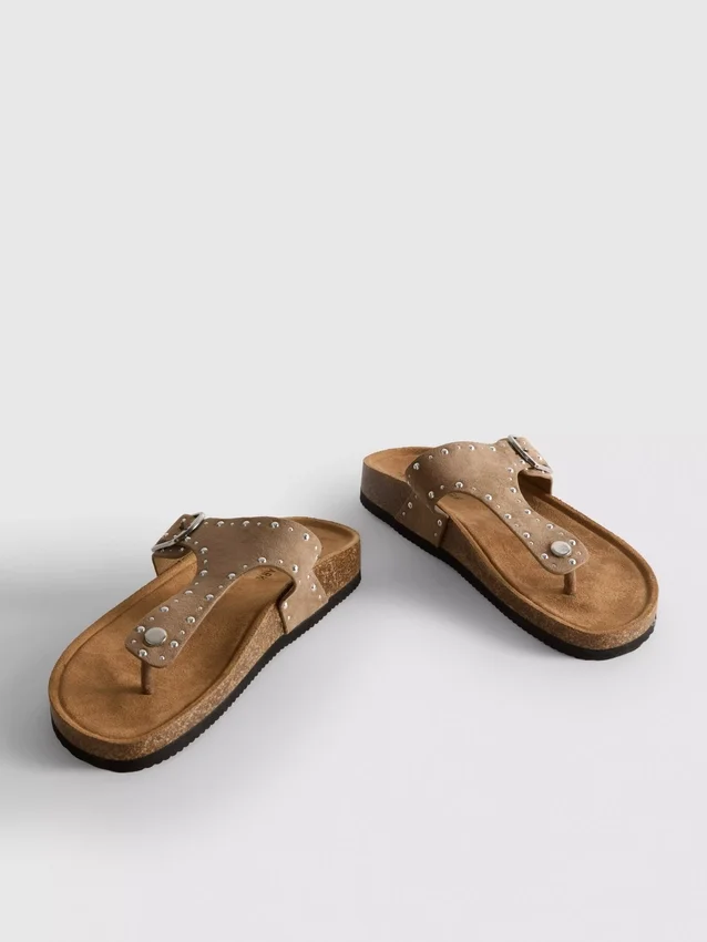Sandalen met T-band en studs