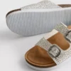 Sandalen met versierd voetbed en dubbele gesp