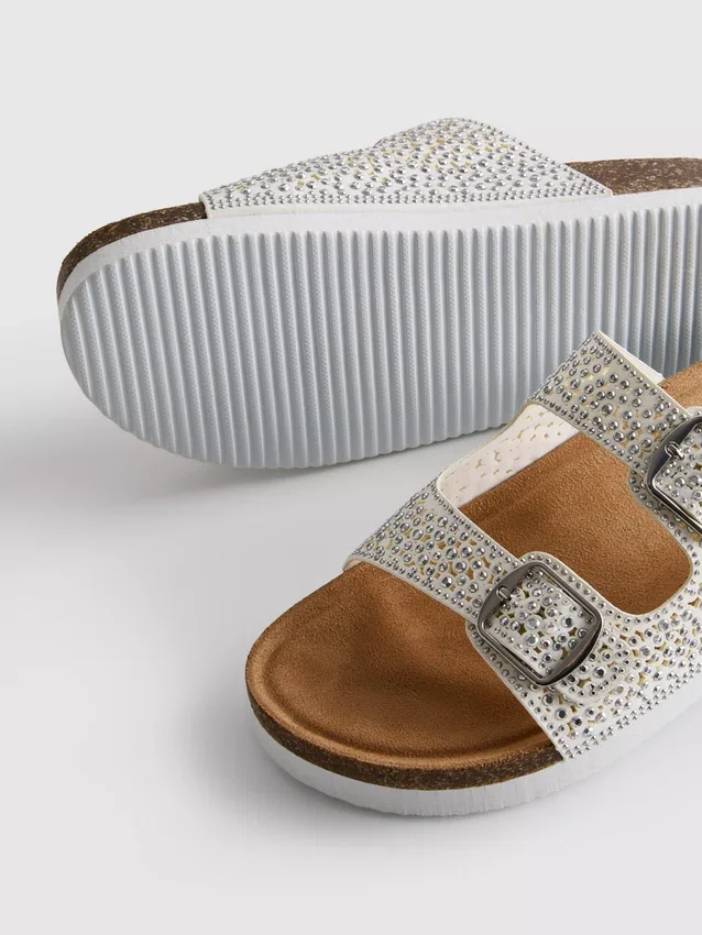 Sandalen met versierd voetbed en dubbele gesp