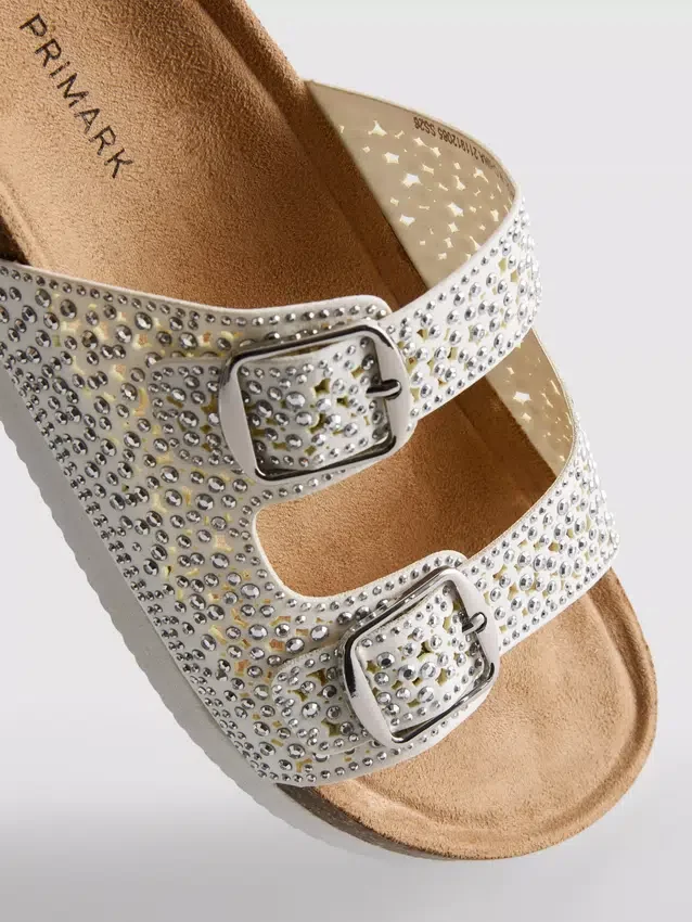 Sandalen met versierd voetbed en dubbele gesp