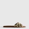 Sandalen van geweven kunstleer