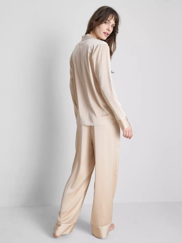 Satijnen boyfriend-pyjama's