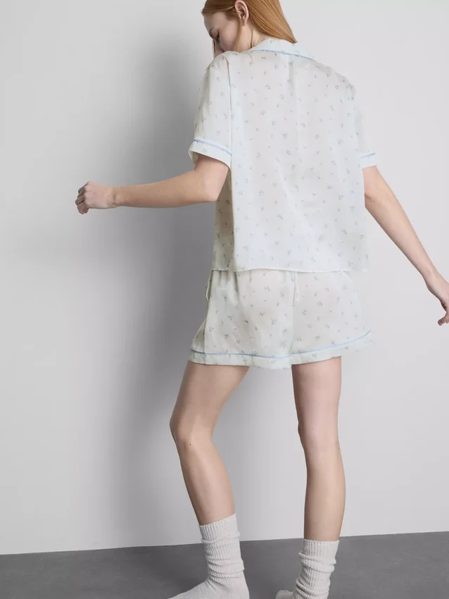 Satineren boyfriend-pyjama met bloemenprint