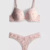 Set met bedrukte push-up-bh en string