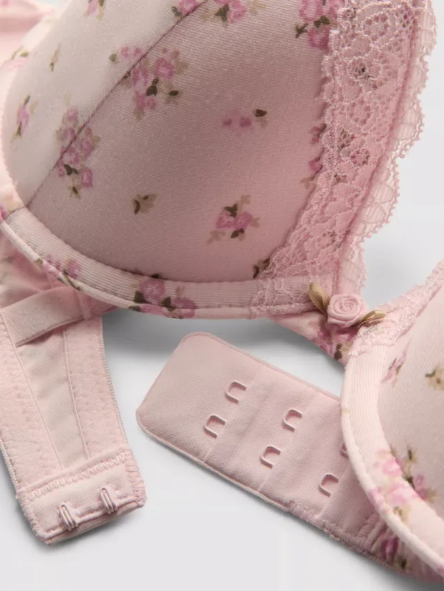 Set met bedrukte push-up-bh en string