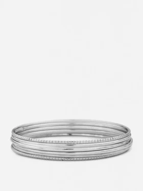 Set van 6 gepolijste metalen armbanden