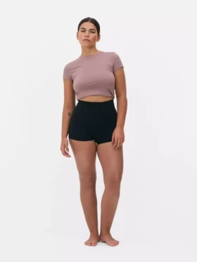 Shorts die de taille accentueren