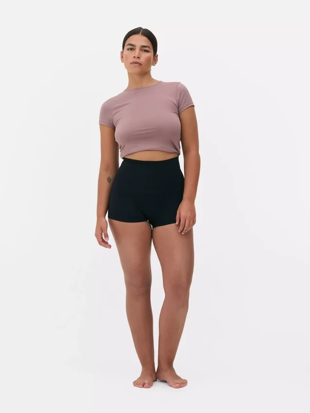 Shorts die de taille accentueren