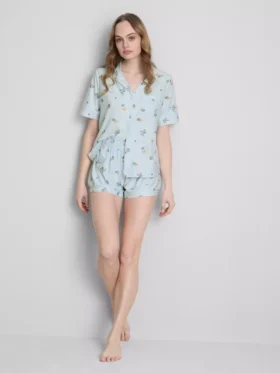 Shorty-pyjama's in boyfriend-stijl met ontbijtprint