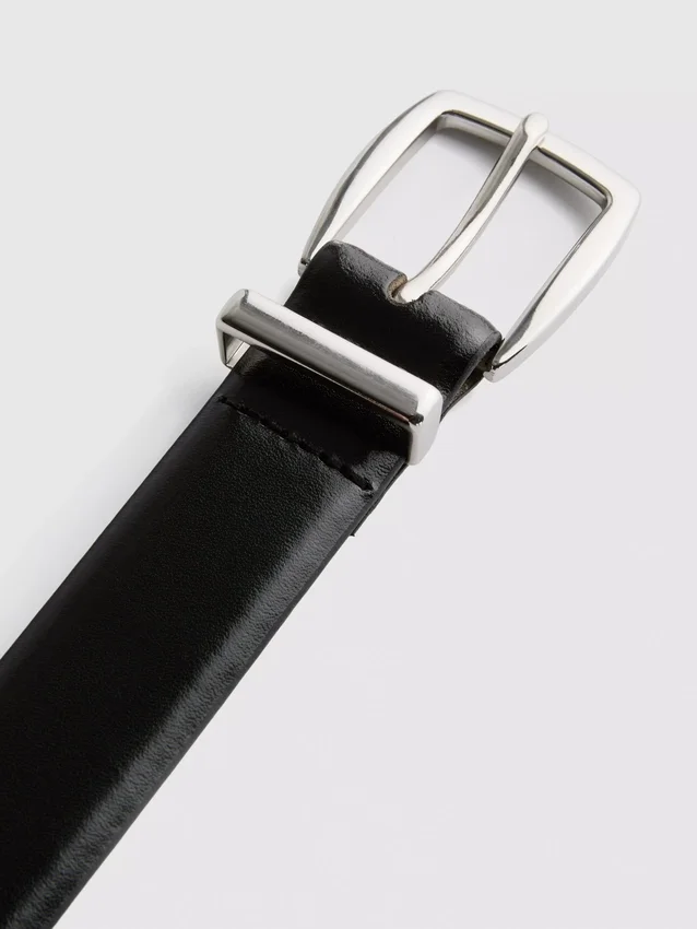 Slanke riem met klassieke gesp