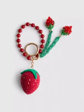 Sleutelhanger met aardbeienbedeltje