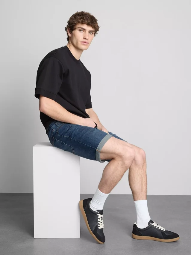 Slim-fit denimshort met middelhoge taille