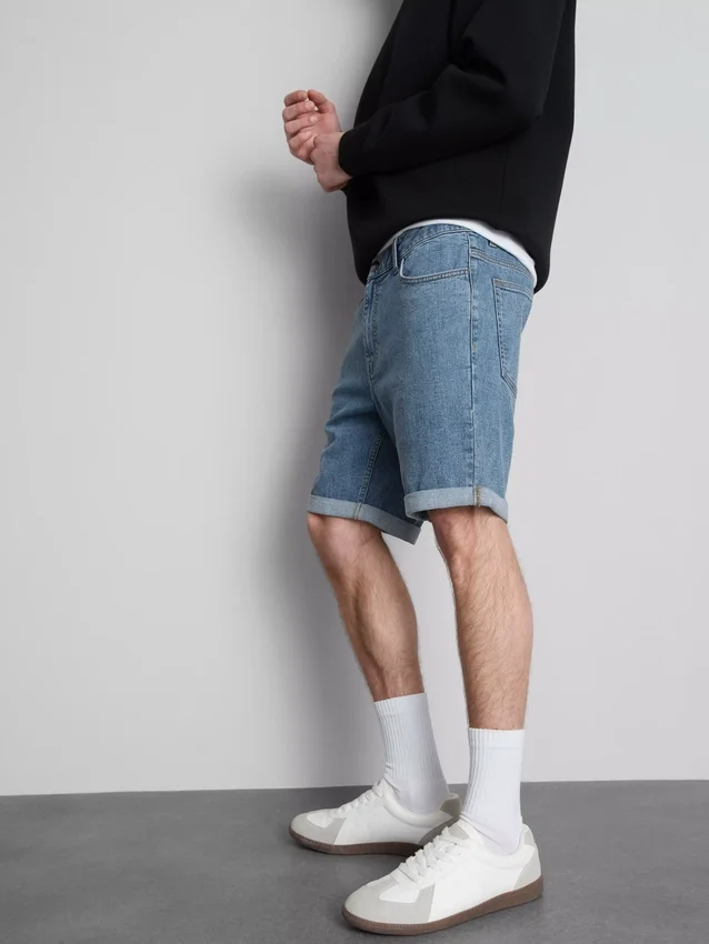 Slim-fit denimshort met middelhoge taille