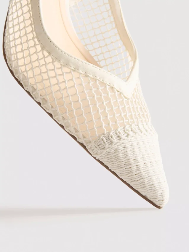 Slingback-hakken met brede pasvorm van mesh