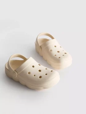 Slingback-strandklompen