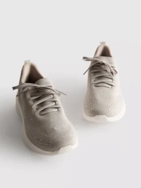 Slip-on sneakers met diamanté-details