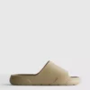 Slippers met dikke zool