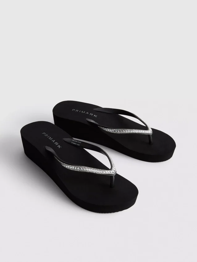 Slippers met strass op sleehak