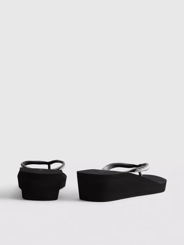 Slippers met strass op sleehak