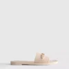 Slippers van imitatieleer