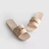 Slippers van imitatieleer