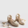 Sluitschoenen met sleehak en veters