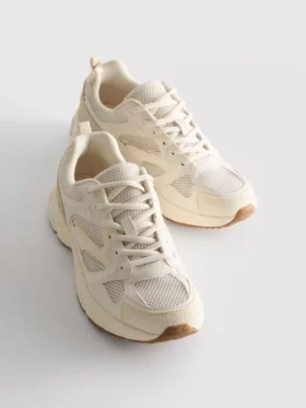 Sneakers met grof gaaspaneel