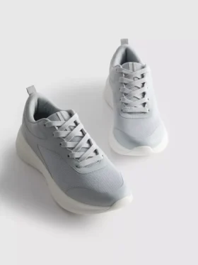 Sportieve sneakers van mesh