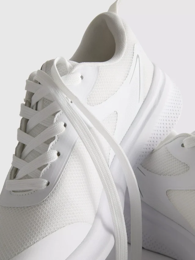Sportieve sneakers van mesh