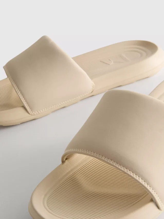 Sportieve vrijetijds-slippers
